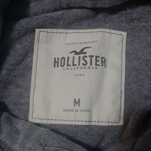 Hollister Sweater - Picture 1 of 3